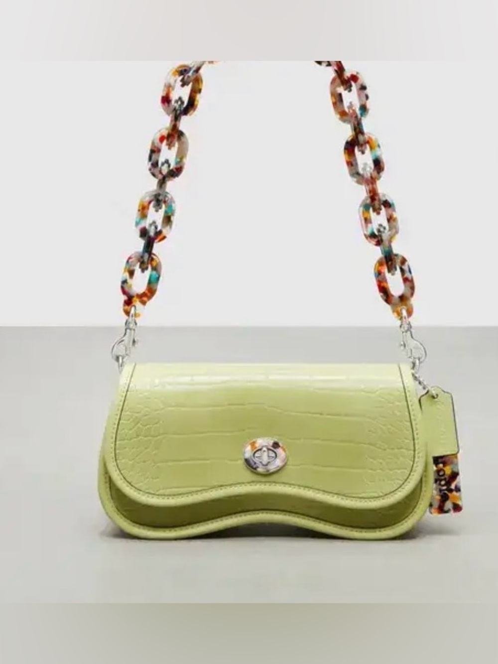 Coach
WAVY DINKY BAG IN COACHTOPIA LEATHER Color lime